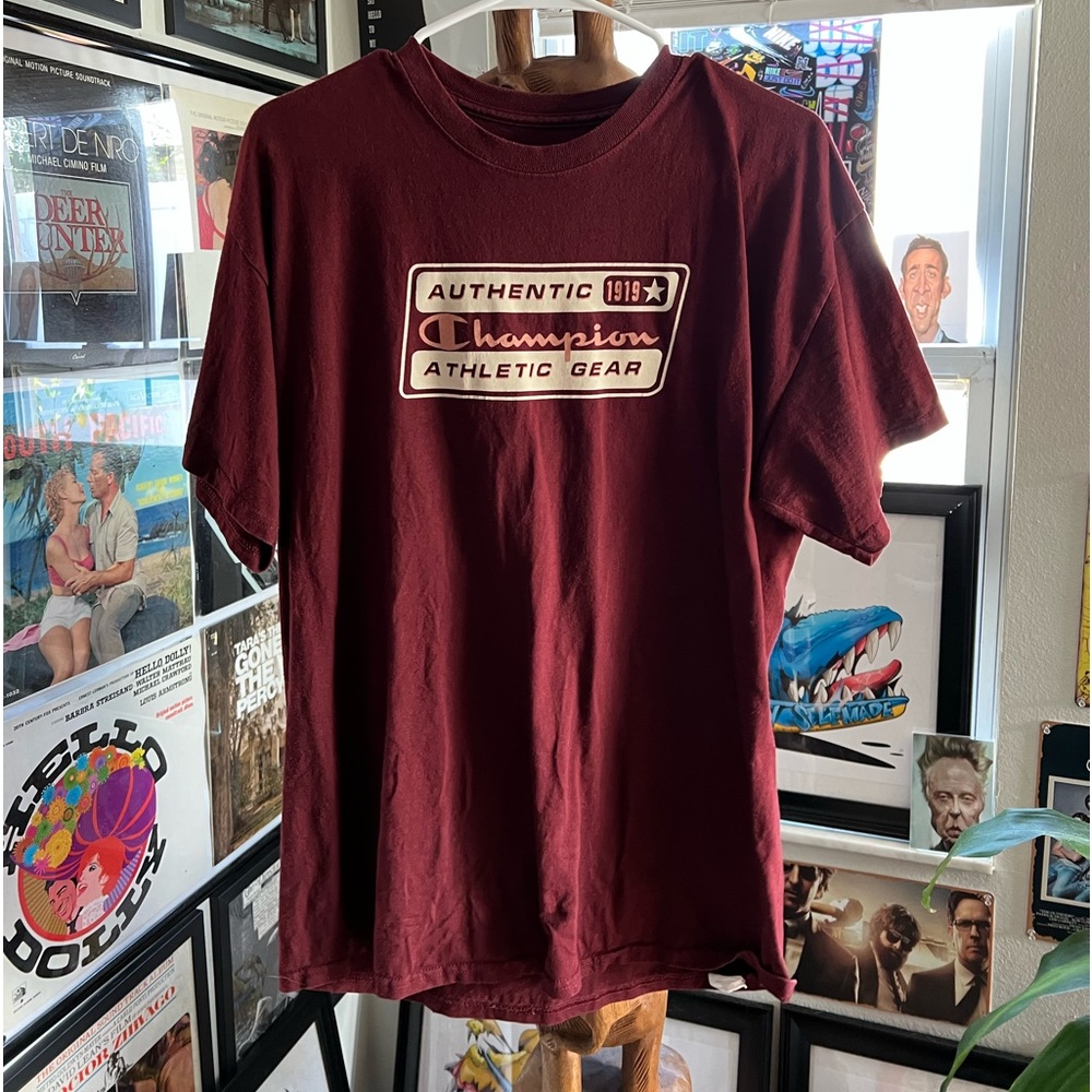 Men’s large burgundy champion T-shirt